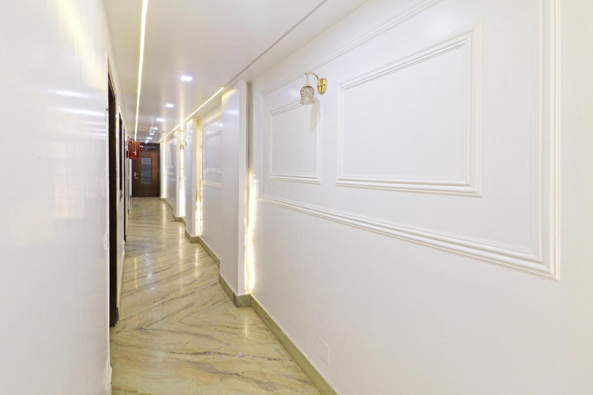 Hotel Samrat Residency 10 Mints Walking Distance Nizamuddin Railway Station Нью-Дели Экстерьер фото