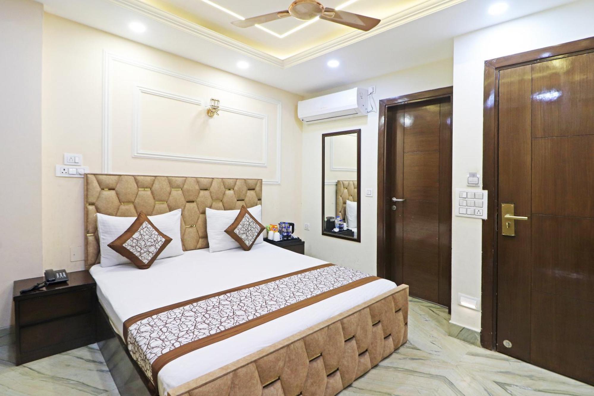 Hotel Samrat Residency 10 Mints Walking Distance Nizamuddin Railway Station Нью-Дели Экстерьер фото