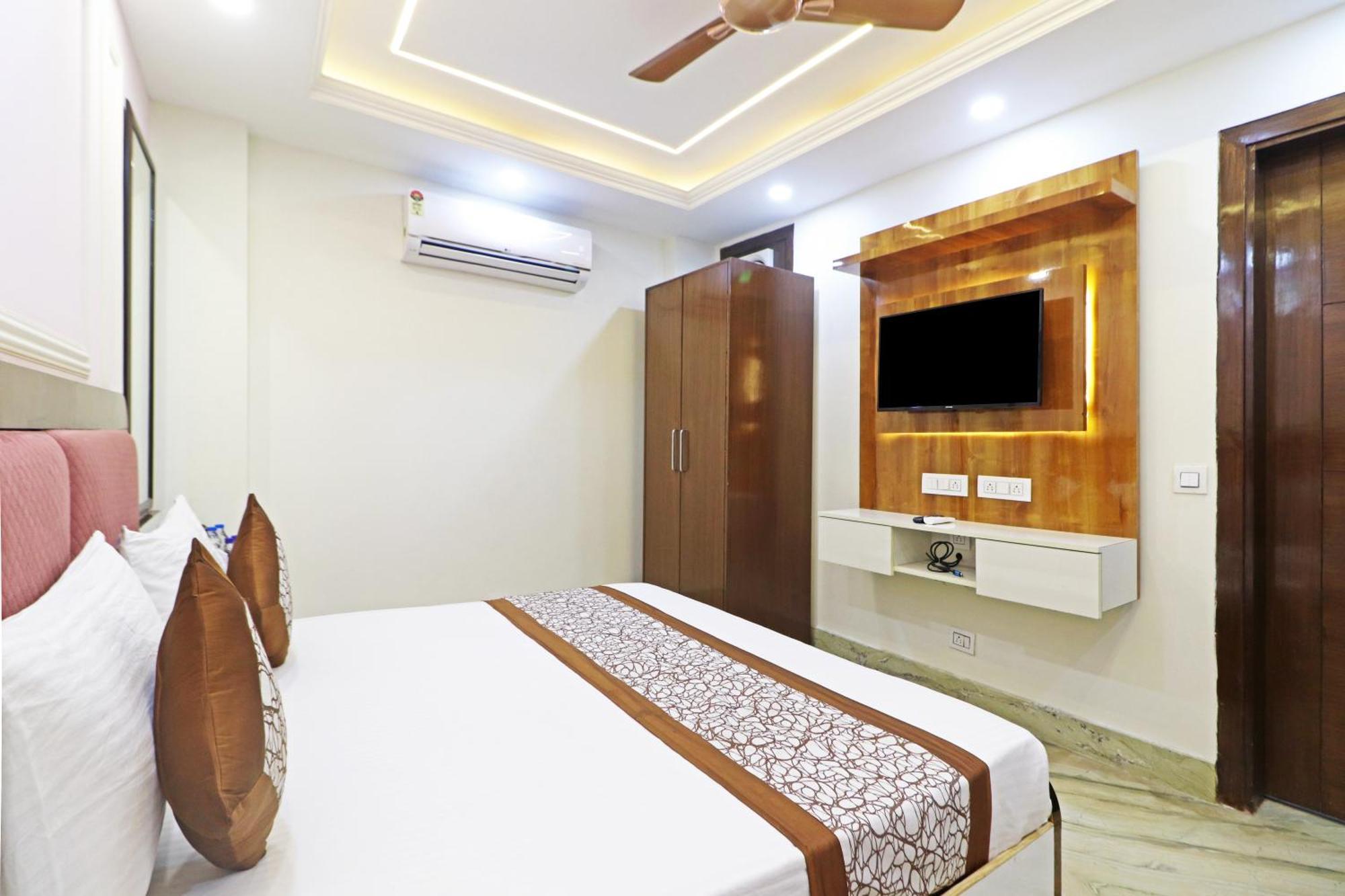 Hotel Samrat Residency 10 Mints Walking Distance Nizamuddin Railway Station Нью-Дели Экстерьер фото