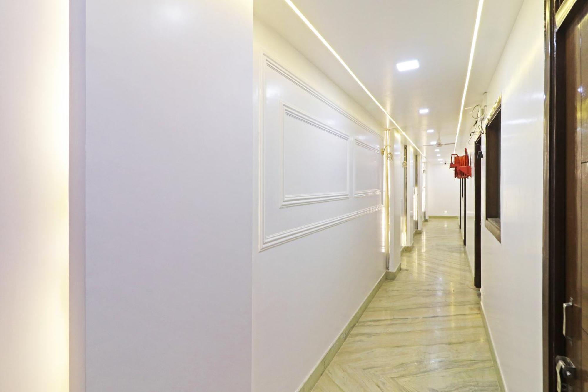Hotel Samrat Residency 10 Mints Walking Distance Nizamuddin Railway Station Нью-Дели Экстерьер фото