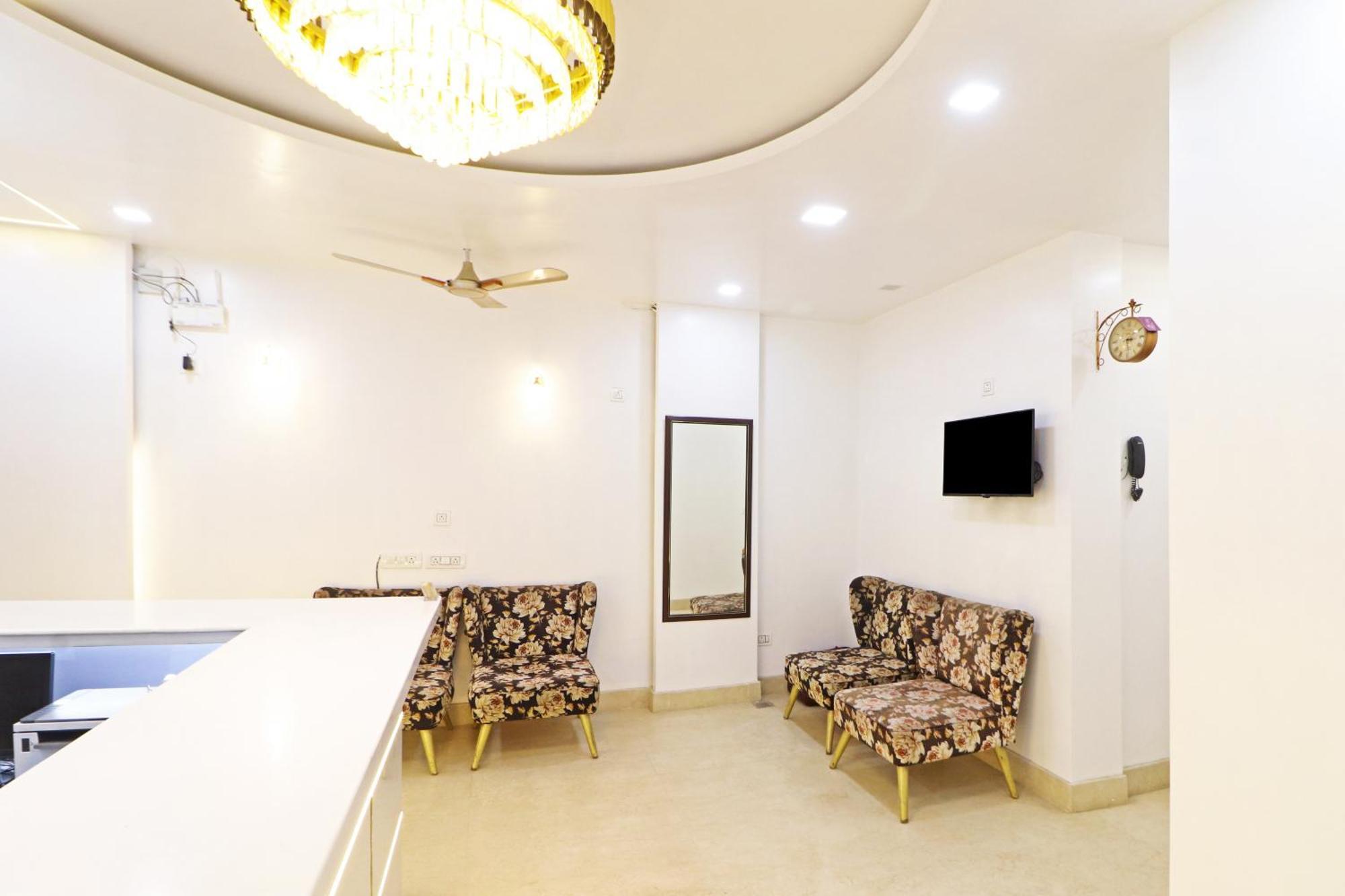 Hotel Samrat Residency 10 Mints Walking Distance Nizamuddin Railway Station Нью-Дели Экстерьер фото
